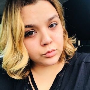 Meet your Posher, Zelia